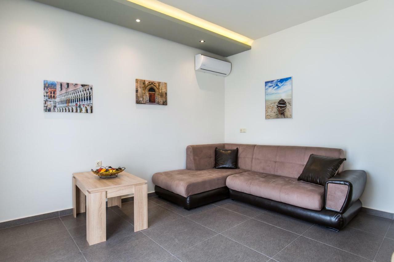 & Elisabeta Apartment